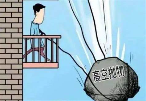 因嫌救援消防吵，男子竟高空拋物企圖阻止！